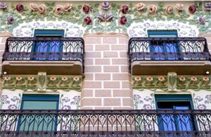 Descripción: http://1.bp.blogspot.com/_mIVe58-1g2Q/THKkIdTXNvI/AAAAAAAAA0A/PFFuZZuAxWM/s320/casa_anguera_reus.jpg